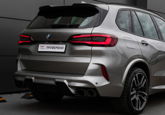Подержанный автомобиль BMW X5 M 2020 года (31 фото)