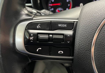 Подержанный автомобиль Kia K5 2021 года (19 фото)