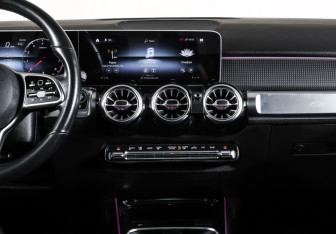 Подержанный автомобиль Mercedes-Benz GLB 2021 года (14 фото)