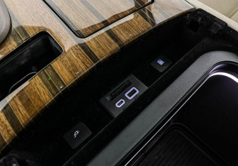 Подержанный автомобиль Cadillac Escalade Suv 2021 года (27 фото)