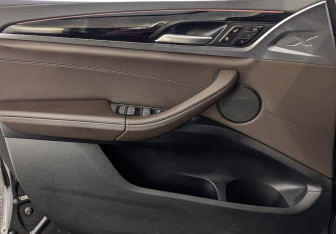 Подержанный автомобиль BMW X4 2022 года (19 фото)