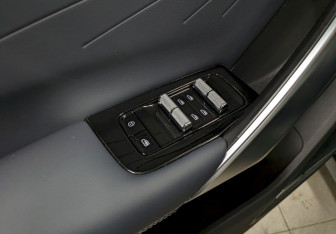 Подержанный автомобиль Geely Atlas 2024 года (12 фото)