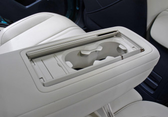 Подержанный автомобиль Zeekr X 2023 года (17 фото)