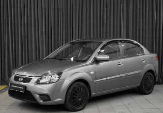 Подержанный автомобиль Kia Rio Sedan 2010 года (1 фото)