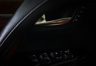 Подержанный автомобиль Lexus LX 2015 года (17 фото)