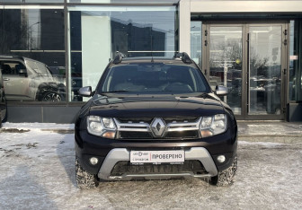 Подержанный автомобиль Renault Duster 2015 года (2 фото)
