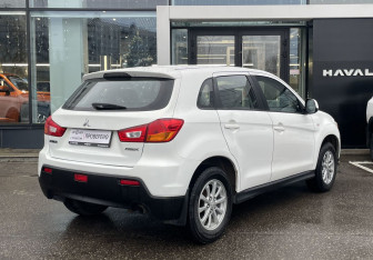 Подержанный автомобиль Mitsubishi ASX 2011 года (5 фото)