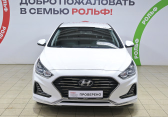 Подержанный автомобиль Hyundai Sonata 2019 года (2 фото)