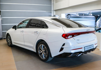 Подержанный автомобиль Kia K5 2022 года (6 фото)