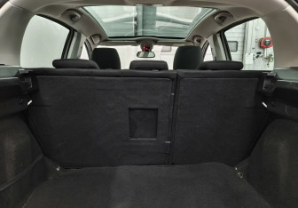 Подержанный автомобиль Peugeot 308 Hatchback 2011 года (10 фото)