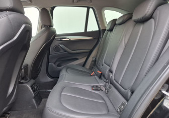 Подержанный автомобиль BMW X1 2015 года (11 фото)