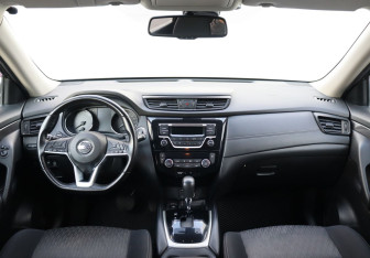 Подержанный автомобиль Nissan X-Trail 2019 года (11 фото)