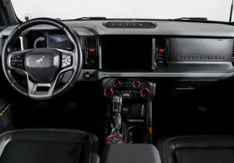 Подержанный автомобиль Ford Bronco 2021 года (12 фото)