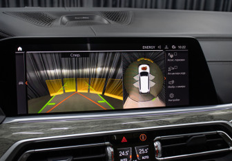 Подержанный автомобиль BMW X7 2019 года (25 фото)