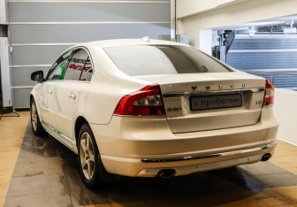 Подержанный автомобиль Volvo S80 2014 года (6 фото)