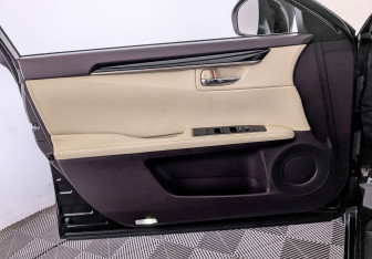 Подержанный автомобиль Lexus ES 2016 года (19 фото)