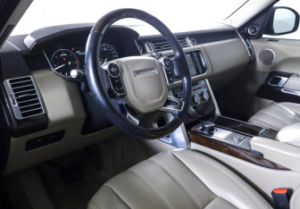 Подержанный автомобиль Land Rover Range Rover 2014 года (17 фото)