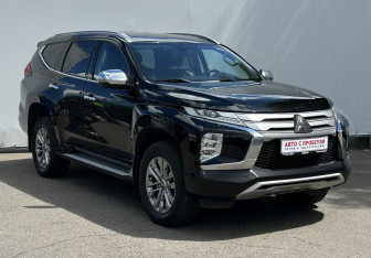 Подержанный автомобиль Mitsubishi Pajero Sport 2022 года (3 фото)