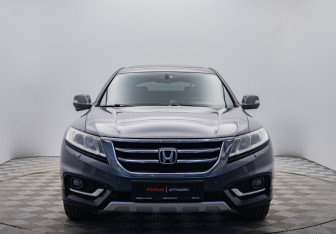 Подержанный автомобиль Honda Crosstour 2014 года (8 фото)