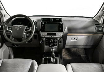 Подержанный автомобиль Toyota Land Cruiser Prado 2018 года (9 фото)