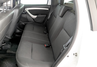 Подержанный автомобиль Nissan Terrano 2014 года (12 фото)