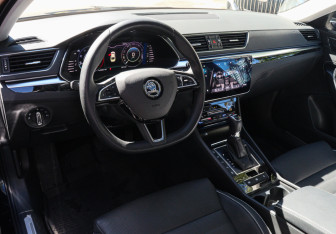 Подержанный автомобиль Skoda Superb Liftback 2024 года (13 фото)