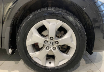 Подержанный автомобиль Honda Crosstour 2012 года (19 фото)