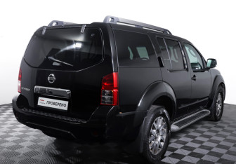 Подержанный автомобиль Nissan Pathfinder 2011 года (5 фото)