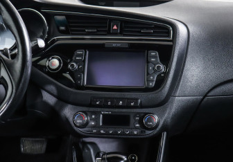 Подержанный автомобиль Kia Ceed Hatchback 2016 года (8 фото)