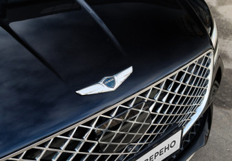 Подержанный автомобиль Genesis G80 2021 года (39 фото)
