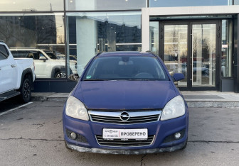 Подержанный автомобиль Opel Astra Wagon 2007 года (2 фото)