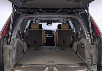 Подержанный автомобиль Cadillac Escalade Suv 2022 года (10 фото)