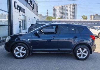 Подержанный автомобиль Nissan Qashqai 2009 года (8 фото)