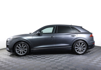 Подержанный автомобиль Audi Q8 2019 года (8 фото)