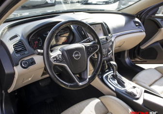 Подержанный автомобиль Opel Insignia Wagon 2014 года (22 фото)