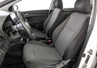 Подержанный автомобиль Hyundai Solaris Sedan 2021 года (20 фото)