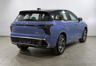 Новый Hongqi HS3 2025 (2 фото)