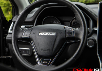 Подержанный автомобиль Haval M6 2023 года (11 фото)
