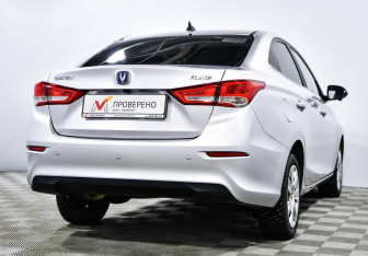 Подержанный автомобиль Changan Alsvin 2023 года (4 фото)