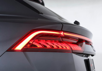 Подержанный автомобиль Audi Q8 2019 года (30 фото)