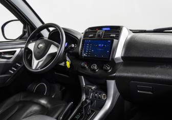 Подержанный автомобиль Lifan X60 2016 года (9 фото)