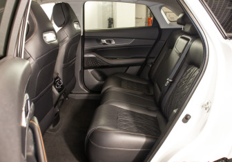 Подержанный автомобиль Changan UNI-K 2024 года (10 фото)