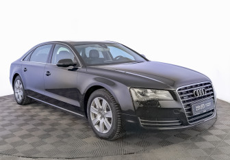 Подержанный автомобиль Audi A8 2013 года (3 фото)