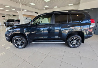 Подержанный автомобиль Toyota Land Cruiser Prado 2013 года (8 фото)