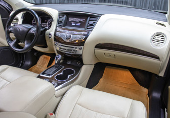 Подержанный автомобиль Infiniti QX60 2019 года (12 фото)