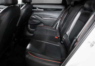 Подержанный автомобиль Kia Seltos 2024 года (10 фото)