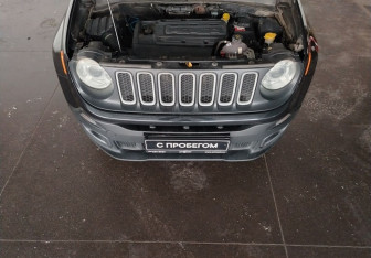 Подержанный автомобиль Jeep Renegade 2015 года (17 фото)