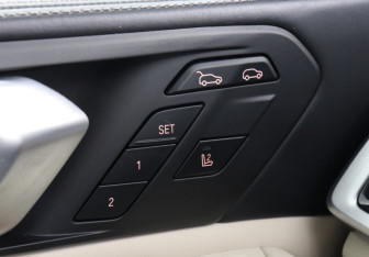 Подержанный автомобиль BMW X6 2021 года (16 фото)