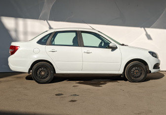 Подержанный автомобиль LADA (ВАЗ) Granta Sedan 2022 года (24 фото)