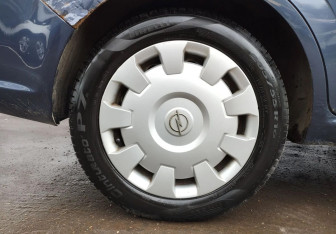 Подержанный автомобиль Opel Zafira Compactvan 2008 года (14 фото)